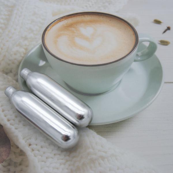 Взбитые инструменты десерта закиси азота заряжателя 50pcs 8g N2O сливк