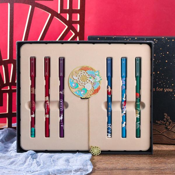 Chinese Style Colorful Signature Pen Set Plastic Gel Pen With Folding Fan Bookmark