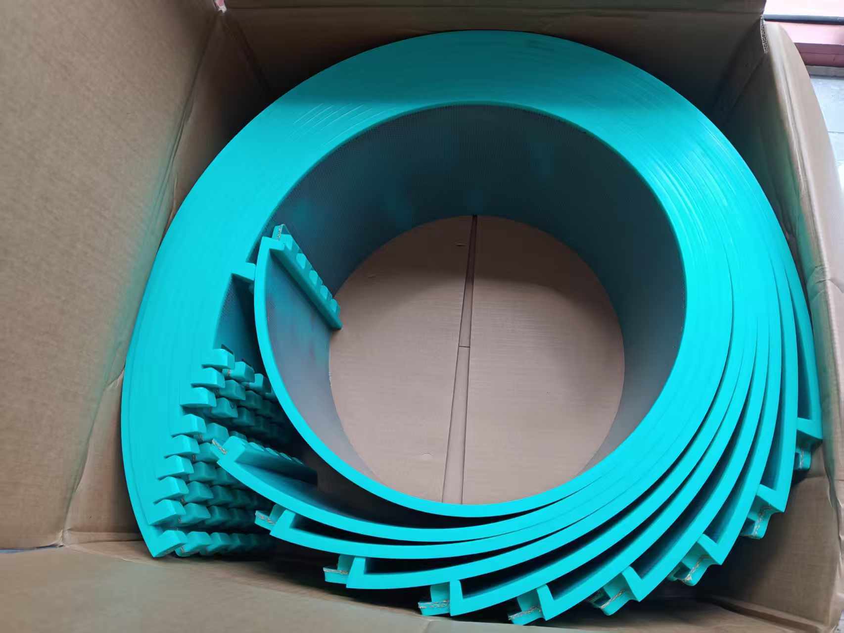 Polyurethane PU Anvil Cover with Inner Steel Plate for High Speed Die Cutting and Heat Wear Resistance