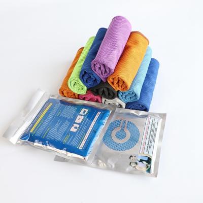 Serviettes de refroidissement sportives de refroidissement instantanées respirables de Microfiber bleues pour le yoga
