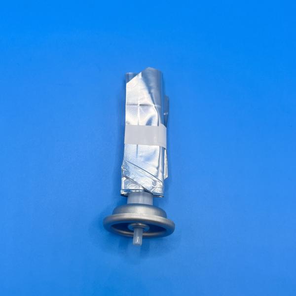 Un sac à aérosol médicamenteux sur vanne bien scellé et à -20-60 °C