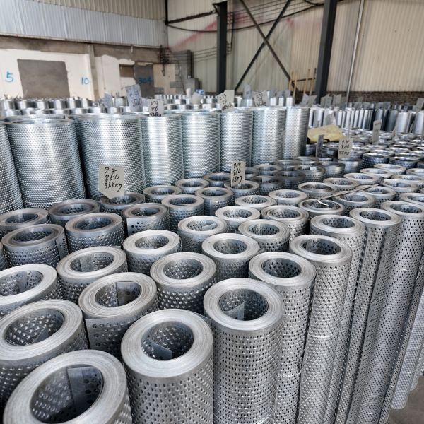 1m×20m Perforated Mesh Roll 0.3mm Thick 5mm Holes Precision CNC Punching