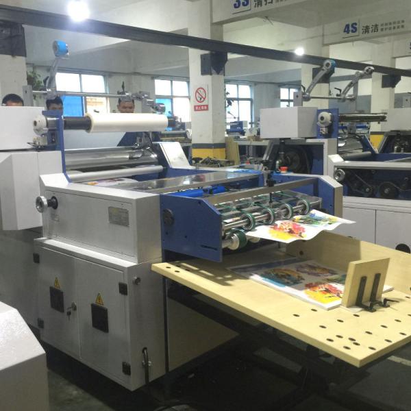 Máquina de estratificação do filme térmico semi auto de Bopp do rolo para a caixa da pestana do cartão