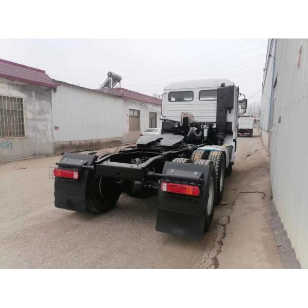 Ручной 6X4 Sinotruck HOWO Ручные грузовики Голова использованный тракторный грузовик с конструкцией радиальной шины