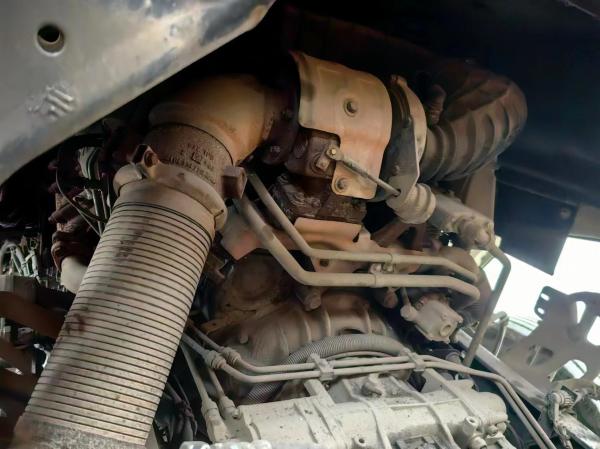 Pompes à béton d'occasion Poids total 42870kgs sur une Mercedes Benz Xc Mg 56 M avec pièces