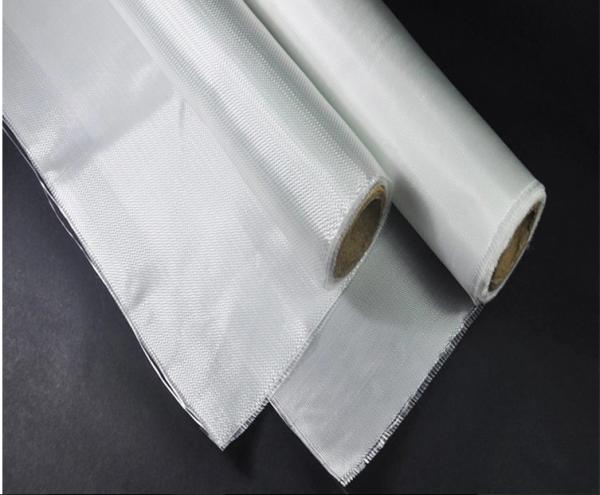 Le satin résistant à la chaleur tissent le tissu en verre 3784 850g de fibre de verre d'E de haute résistance