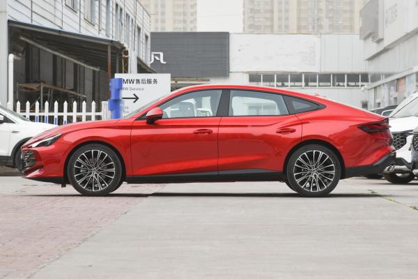2023 MG 7 Auto 2.0T Beauty Edition Limousine de gasolina com ABS e teto solar panorâmico