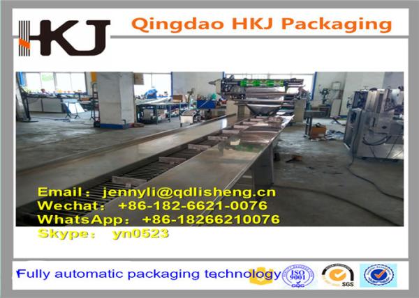 Auto Pillow Bag Packaging Machine , Chocolate Packaging Machine For Upper Film Feeding