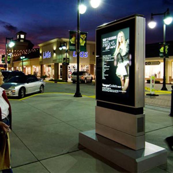 Dustproof High Resolution Advertising Digital Signage Touch Kiosk For Commercial Buildings