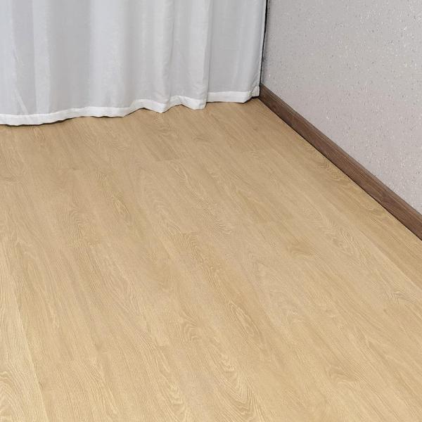 Baldosas de suelo de plástico con vetas de madera SPC PVC, suelo SPC para el hogar y la oficina