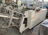 A máquina descartável da caixa do fast food afastado leva embora a máquina da cartonagem do alimento do almoço