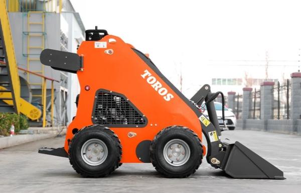 Potente Mini Stand Up Skid Steer Agricultural Skid Steers Multipurpose