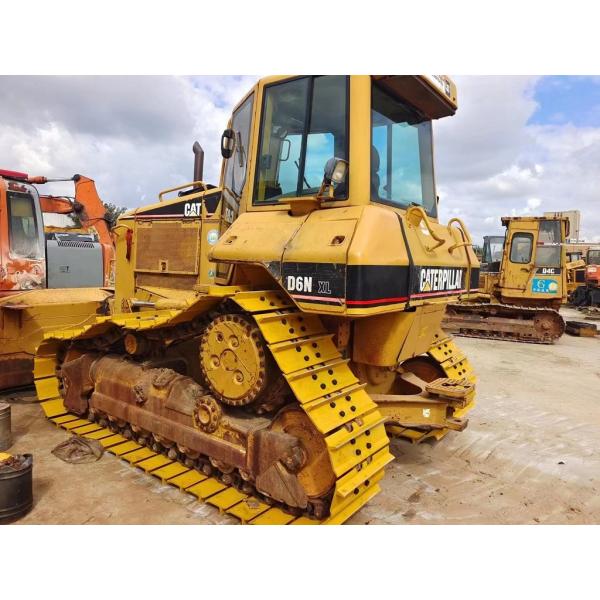 Bulldozer Caterpillar D6N d'occasion - Faible temps de fonctionnement