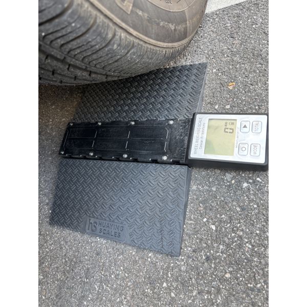Caravan vehicle scales up to 1,500 kg for caravans & motorhomes + ramp for vehicle scales in a set