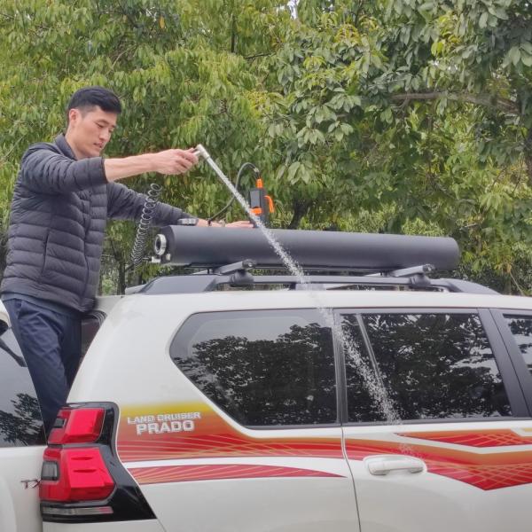 Hardshell Rooftop Tent With Water Tank Off-road Camping Hard Shell Roof Top Tent