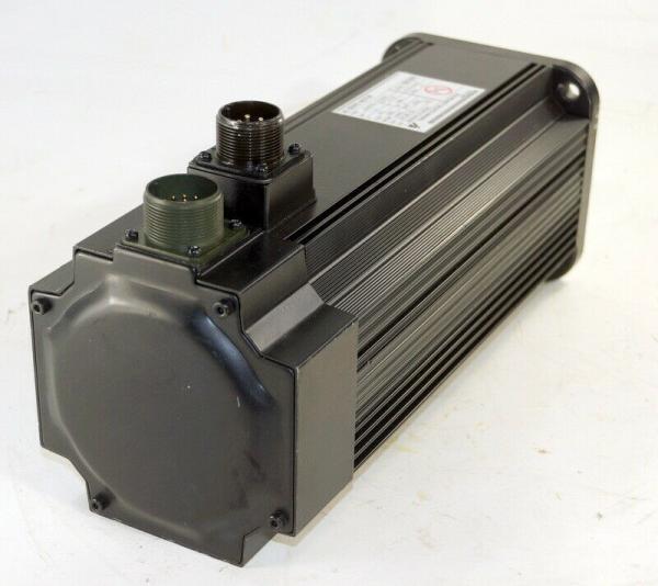 MOTOR de C.A. SIGMA-5 de YASKAWA SGMEV-15D3A6C 4.5AMP 400V 3PHASE 	Servo motor industrial