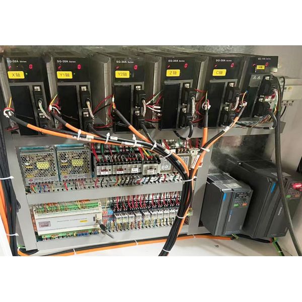 ZEUS Five Axis Stone Cutting Machine for Marble 380V/220V 15kW High Safety Level