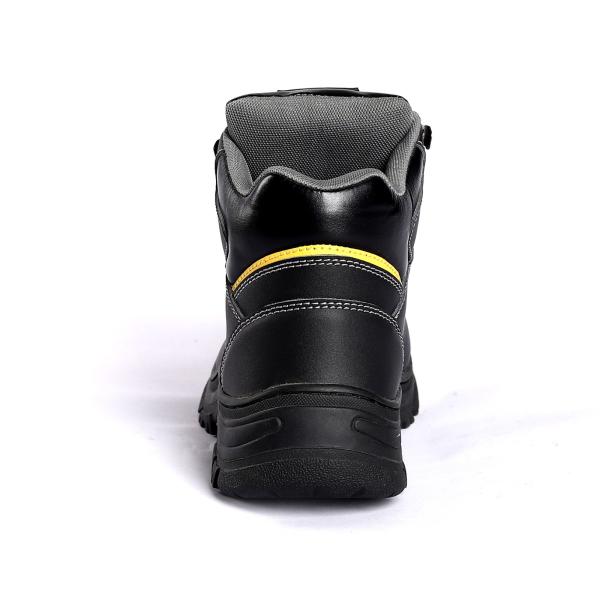 Sous-sol en caoutchouc résistant à l'usure et à la perforation avec lunettes métalliques