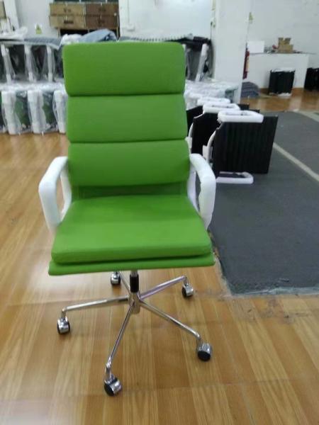 Mid Century High End Executive Chairs , Green Swivel Desk Chair Tilt / Lock Function