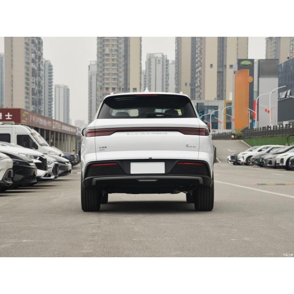 135 couple maximal BYD berline entièrement électrique avec style moderne et phares LED