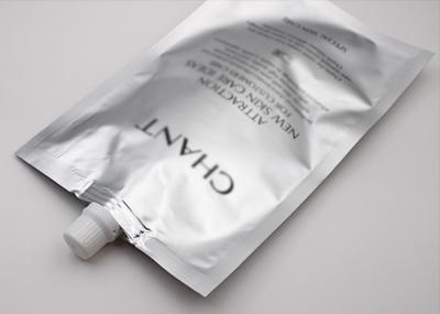 Malotes plásticos de folha de alumínio para os líquidos que têm tampões do bico de 12mm no produto comestível