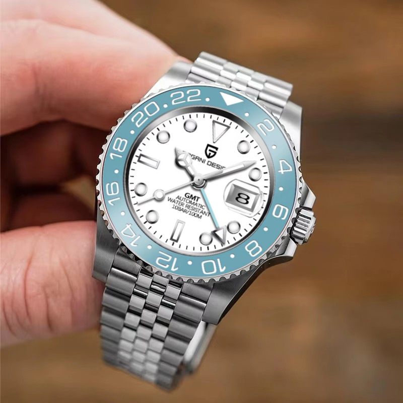 Slim Men's wrist watches Offering Minimalist Design and Lightweight Construction Suitable for Modern Professionals