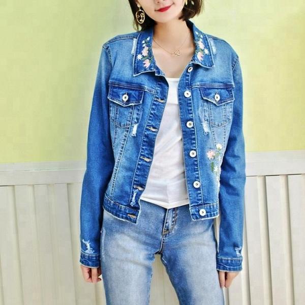 Fancy Embroidery Jeans Coat For Women , Stretch Ladies Blue Denim Jacket