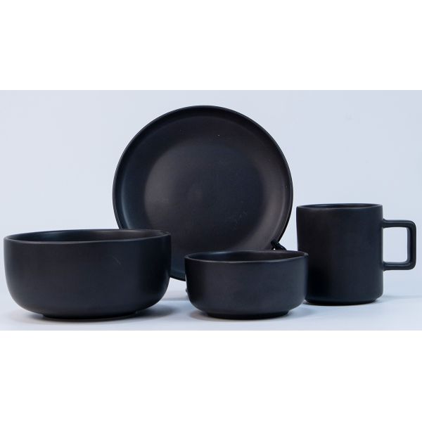 Dinnerware set