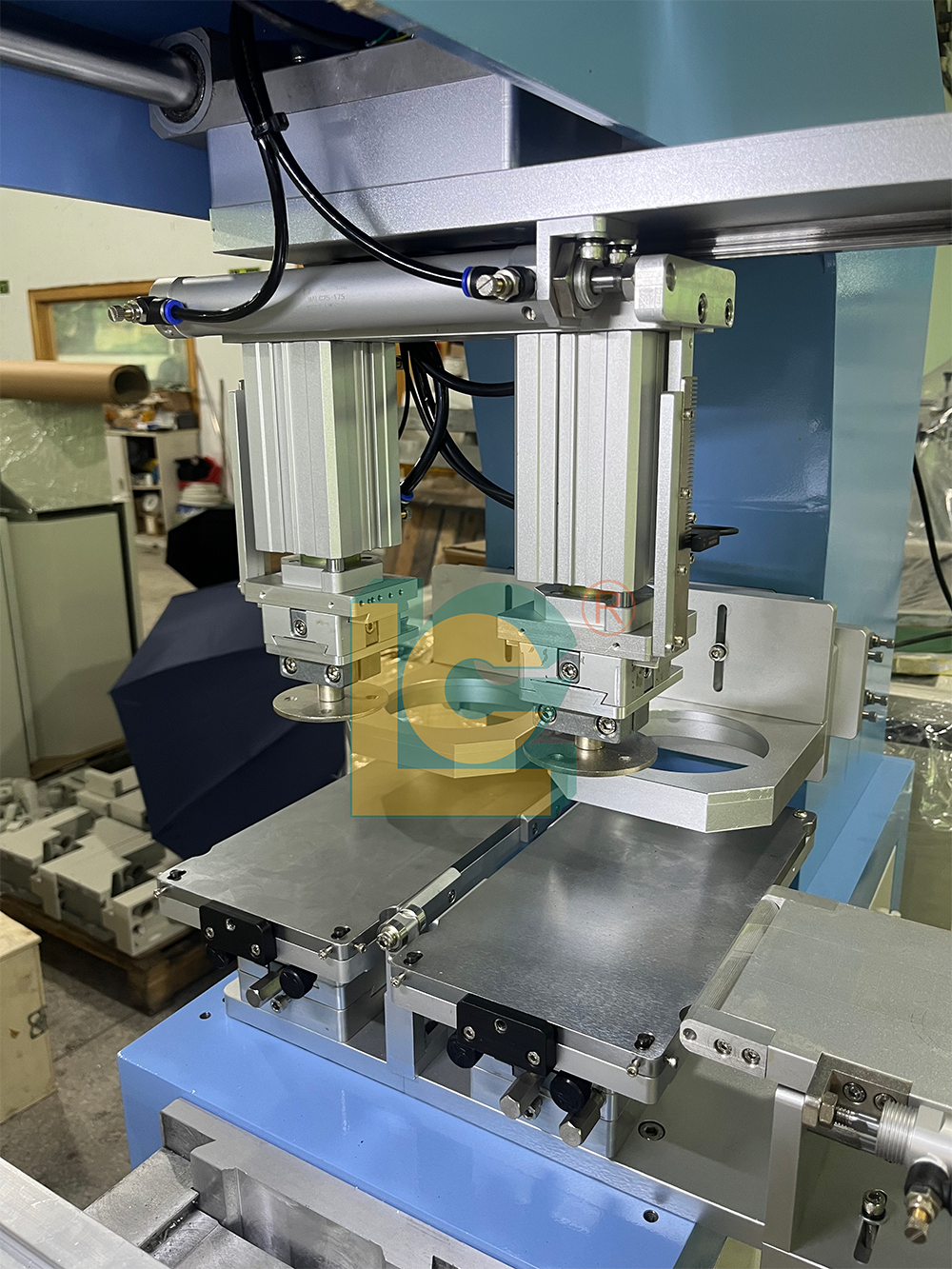 LC 2-Color Closed Ink Cup Pad Printing Machine with Independent Pad Shuttle System