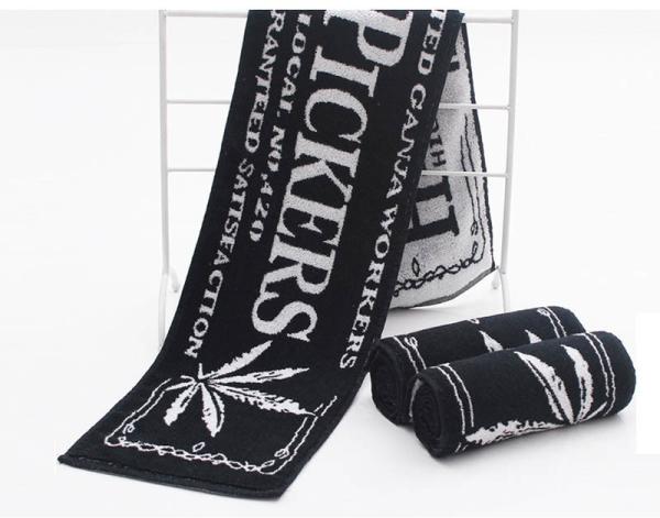Embroidered Cotton Bath Towels , Thicken Custom Sports Towels Luxury Touch