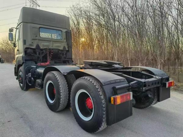 Venta de un camión tractor HINO 700 de alta calidad exportado de China.