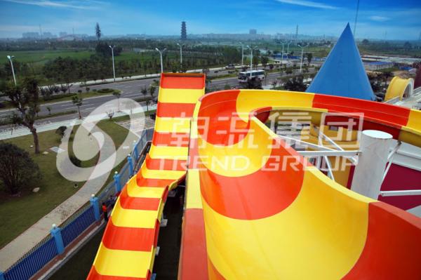 Pessoa da corrediça de água 2 da fibra de vidro da altura 13m da plataforma para parque exterior/interno da água