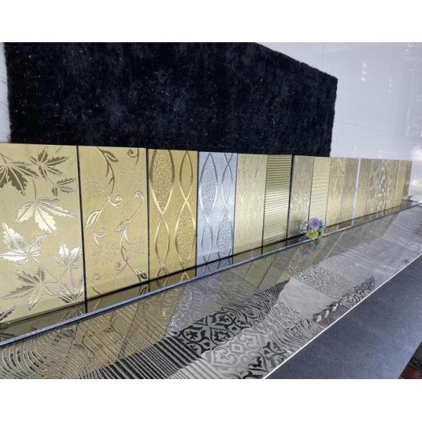 A parede ateada fogo épocas do banheiro da espessura de 3 10mm telha a cor dourada e de prata SASO