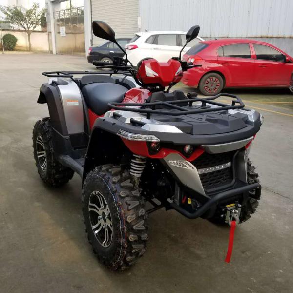 Os veículos utilitários legais 4 da rua ATV da CEE COC 550cc 4x4 afagam a água de refrigeração