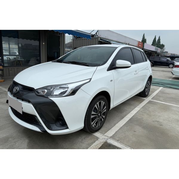 Hot Sale Cheap Gasoline Car Toyota Yaris Car Used 2023 L Lead Plus CVT Performance 1.5L Fuel High Speed 170km Petrol Car