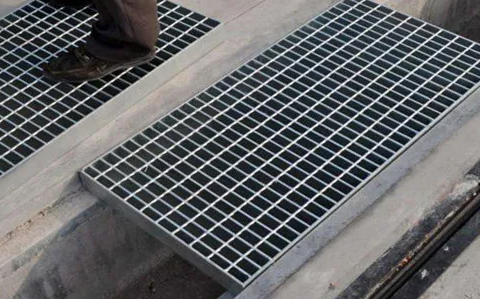 Коррозионностойкий гальванизированный сток пола металла скрежещет решетку буерака