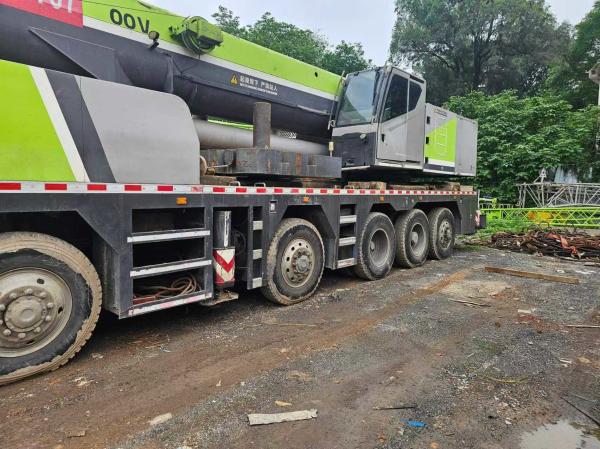 Reliable 2018 Zoomlion 110-ton Hydraulic Truck Crane For Construction, Mining, And Dockside Lifting