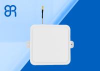 Antenne RFID UHF de 129 mm × 129 mm × 22 mm pour l'emplacement du connecteur sur le côté de l'antenne 50±1Ω Impédance