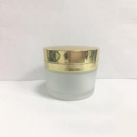 Pot 50g en verre givré rond directement avec la forme classique de chapeau d'or
