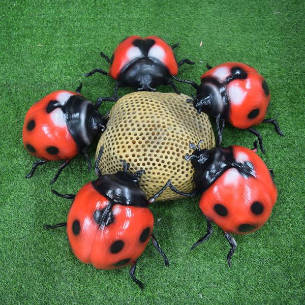 La mariquita animatrónica impermeable con sensor infrarrojo para parques