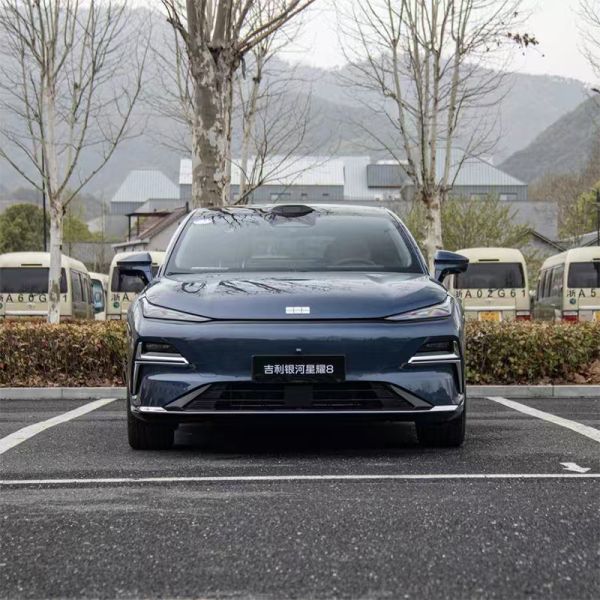 For Galaxy Starry 8 2025 Plug-in Hybrid Electric Vehicle EM-P Explore Edition >700km NEDC Range 4-door 5-seater Sedan for Sale