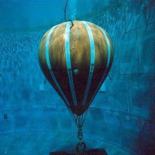Parachute Lift Bag with High Strength Durable Construction for Reliable Underwater Lifting Using PVC Coated Fabric