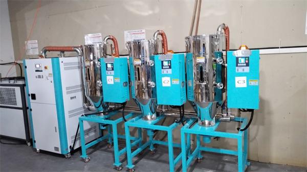 Stainless Steel Dehumidifying Hopper Dryer 4-40 Kw For Plastic Granules Drying