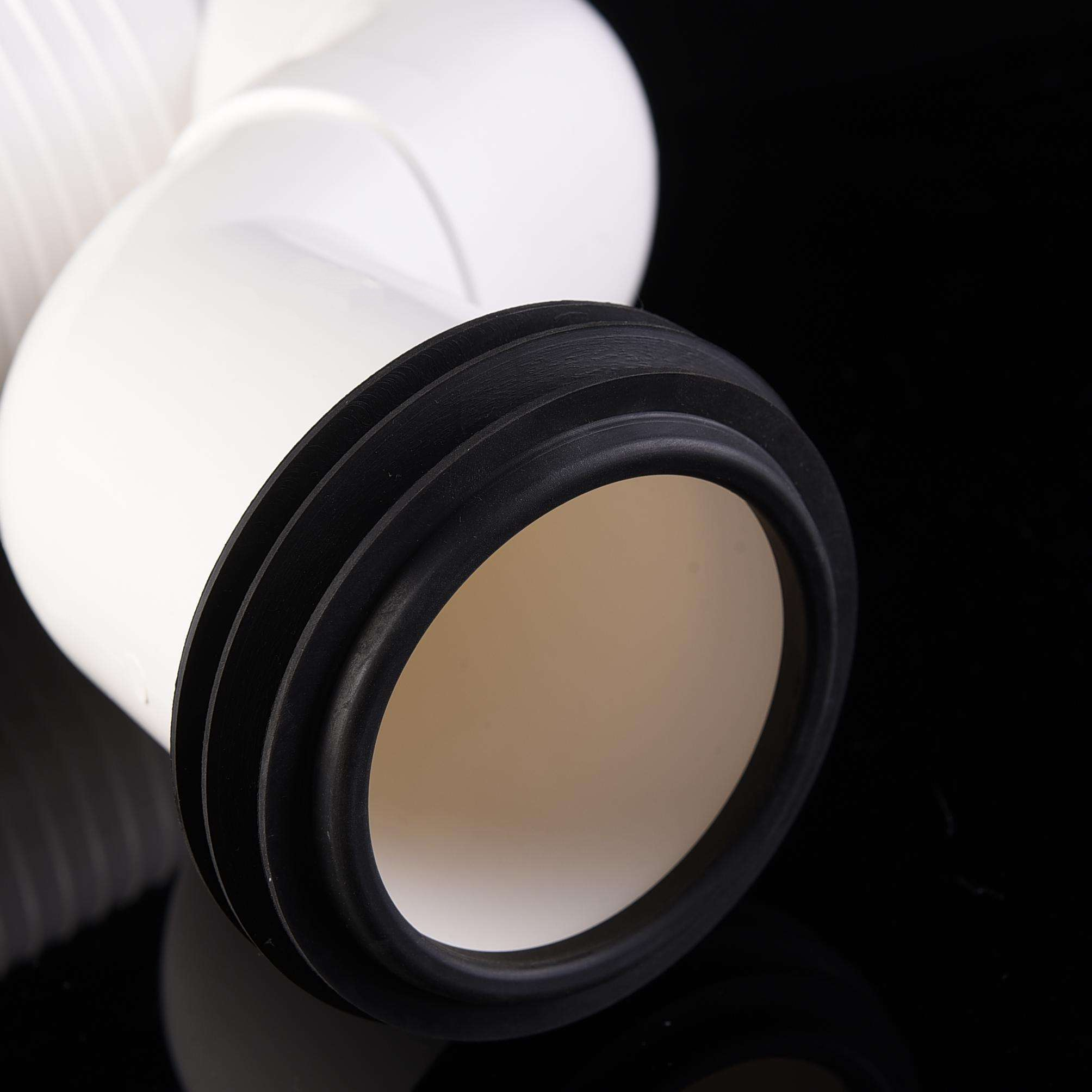 Adjustable-Length White PVC Pipe Connector, Used For Connecting WC Panel To Plastic Drainage Pipe