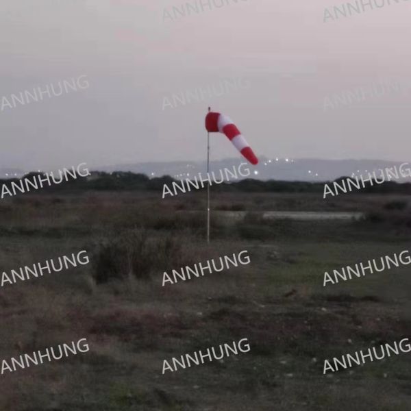 Stainless Steel IP66 Waterproof Helipad Windcone with 360° Beam Angle Aviation Obstruction Light Solar Power System