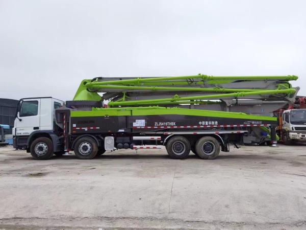 Zoomlion 52m Pompes de béton à rampe montées sur camion Pompes de béton utilisées pour une productivité élevée