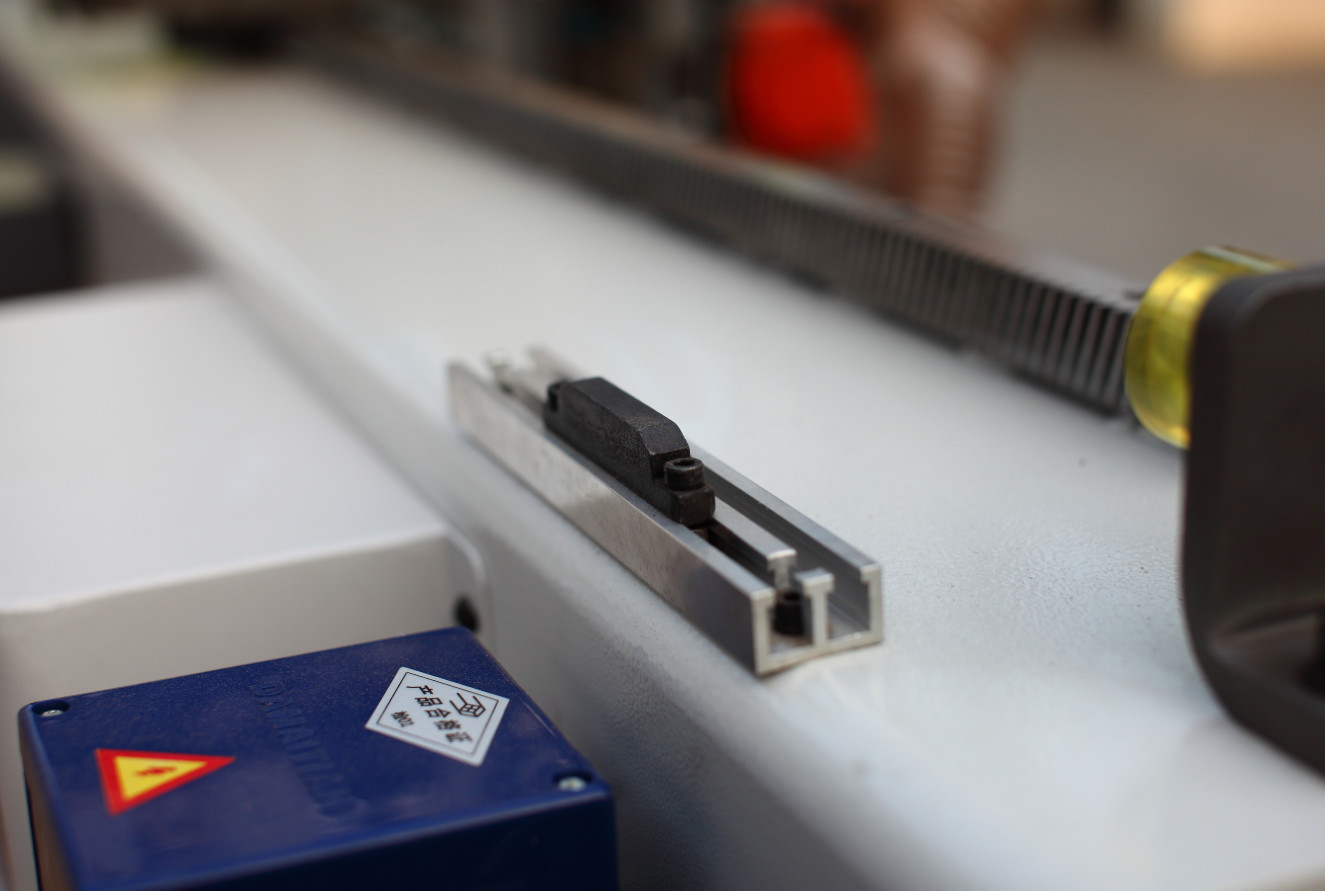 Вертикальная машина маршрутизатора панели Cnc с минутой Lamello 25m журнала инструмента Carousel
