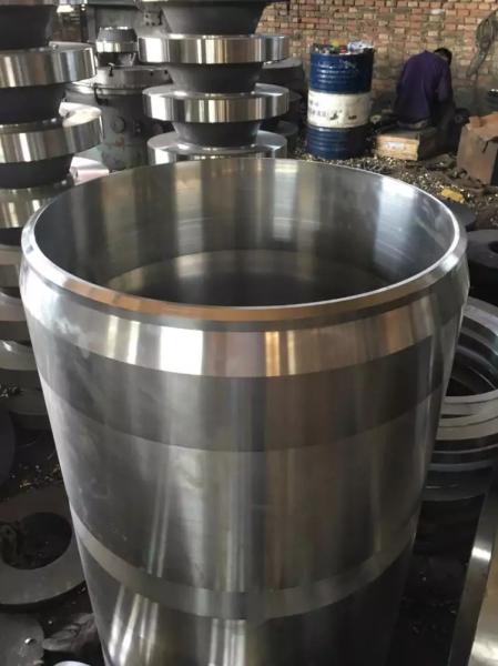 Matériel forgé durable de la taille DN32/42,4 de la bride PN16 de cou de soudure de grand diamètre