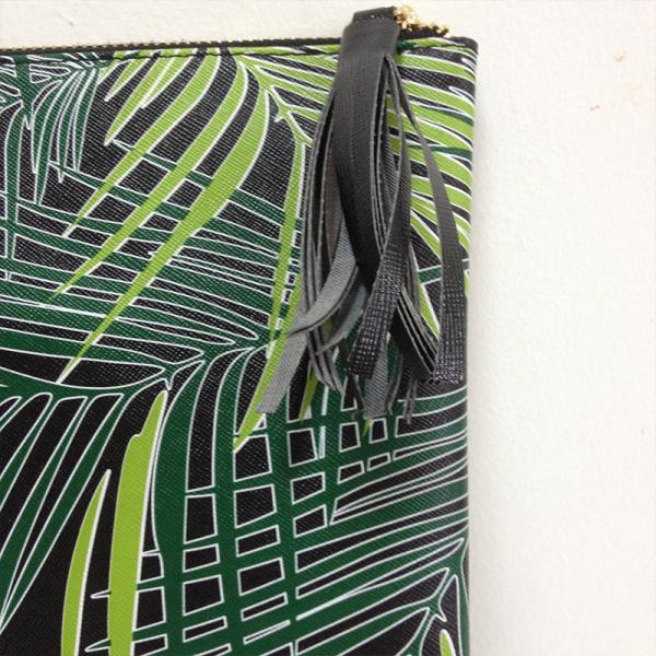 2016 summer new women's European and American high-grade PU tassel pendant wild portable Clutch