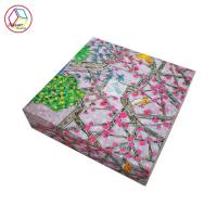 Las cajas impresas de encargo de la ropa impermeabilizan para ofrecer el material reciclado